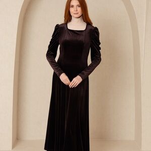 Dress Blank: Elegant Velvet Long Sleeve Dress